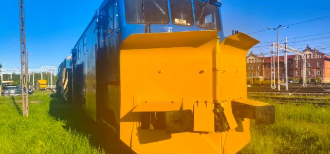 Majówkowe prace przy pługach SDPM i 411S